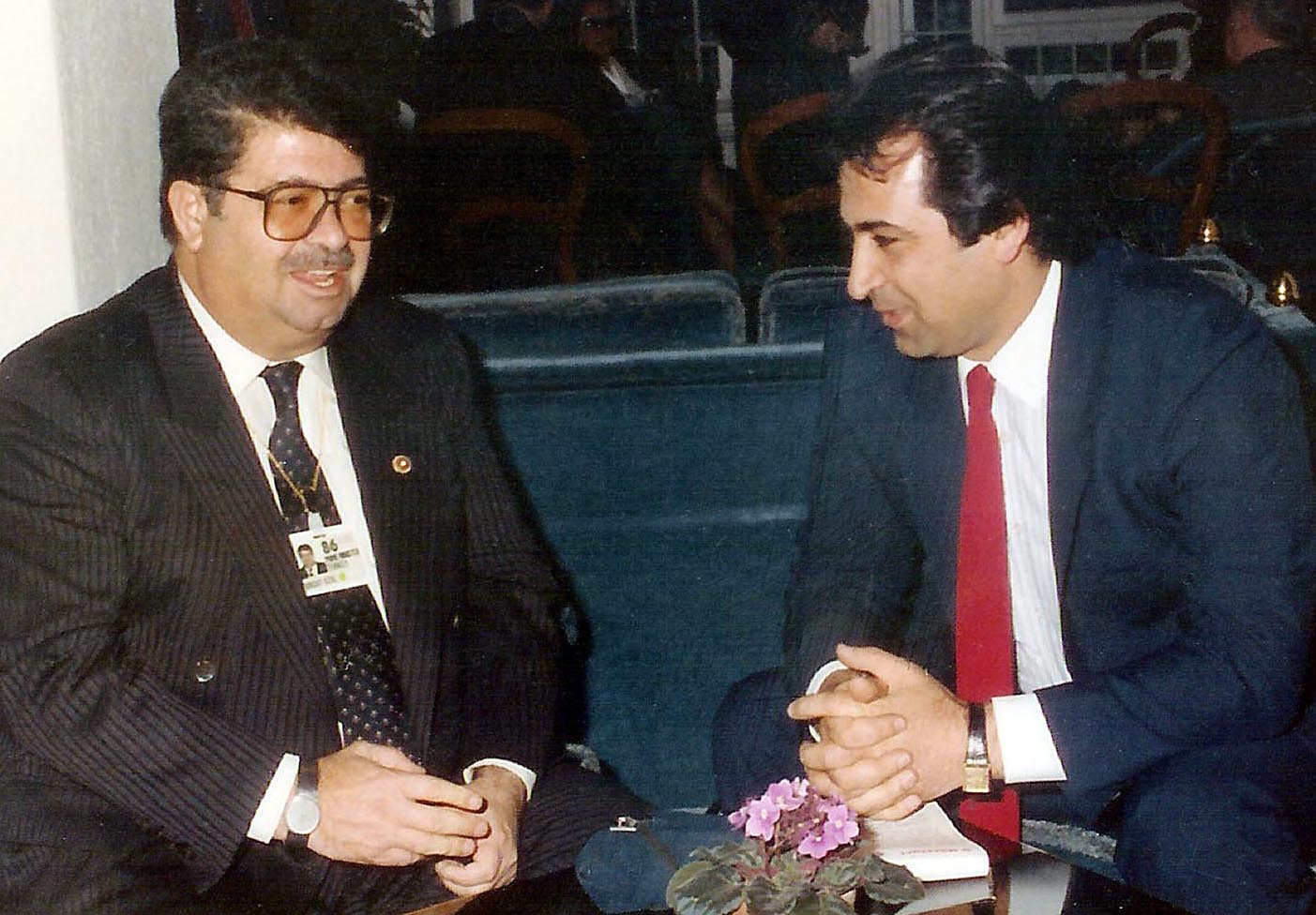 ÖZAL’LI YILLARIN HATIRLATTIĞI