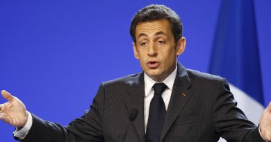 FRANSA ESKİ CUMHURBAŞKANI SARKOZY YOLSUZLUKTAN HAPSE GİRDİ FRANSA ESKİ CUMHURBAŞKANI SARKOZY YOLSUZLUKTAN HAPSE GİRDİ