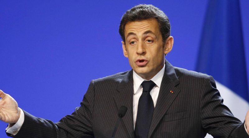 SARKOZY, ÇAKICI’NIN DA KALDIĞI PARİS LA SANTE CEZAEVİNE GİRDİ
