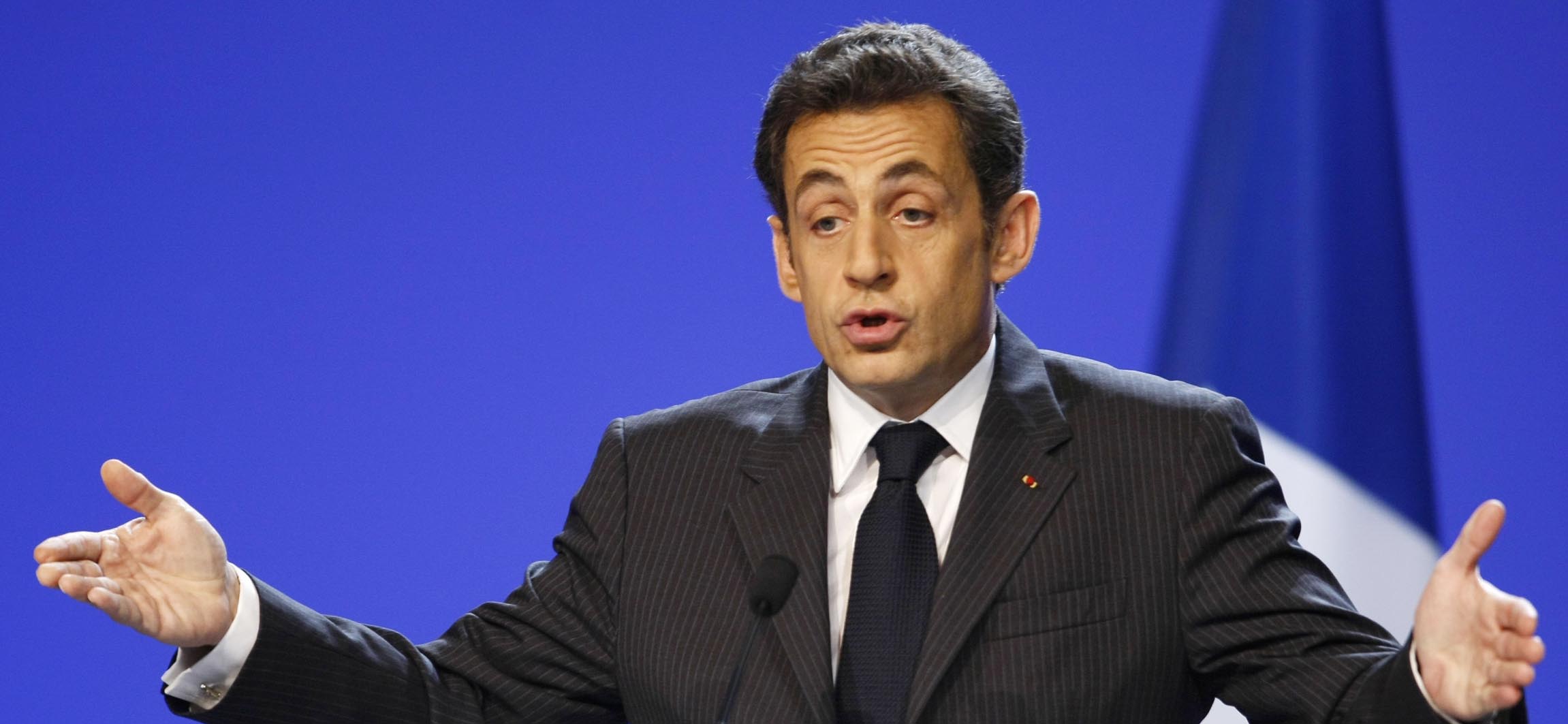 SARKOZY, ÇAKICI’NIN DA KALDIĞI PARİS LA SANTE CEZAEVİNE GİRDİ