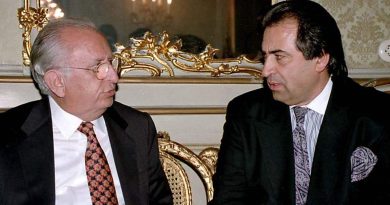 HÜSAMETTİN CİNDORUK HAYATINI KAYBETTİ